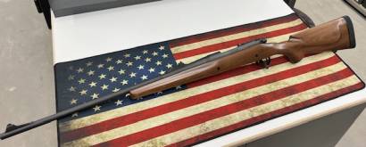 U009 Remington 700 LA 300 Winchester Magnum 24″ Barrel- Iron Sights- Walnut Stock